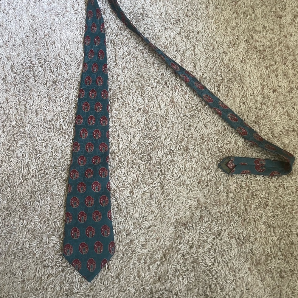 Chaps Blue and Red Geometric Tie
